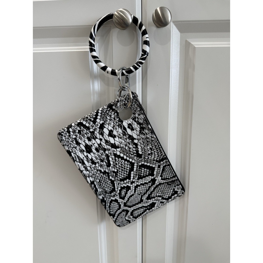 OVENTURE Tuxedo Snakeskin Large Pouch Wristlet With Keyring New